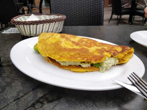 Cachapa Reina pepiada from La Real Tasca Cafetería, La Palma.