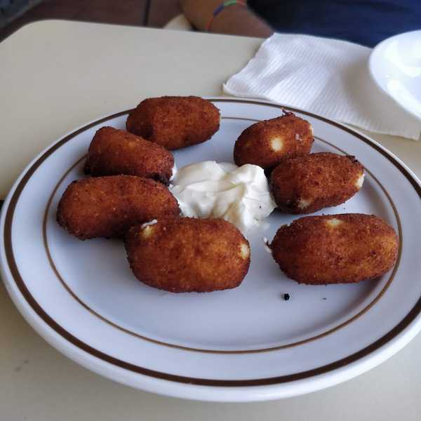 Croquetas from Guachinche La Salud - Los Gómez.