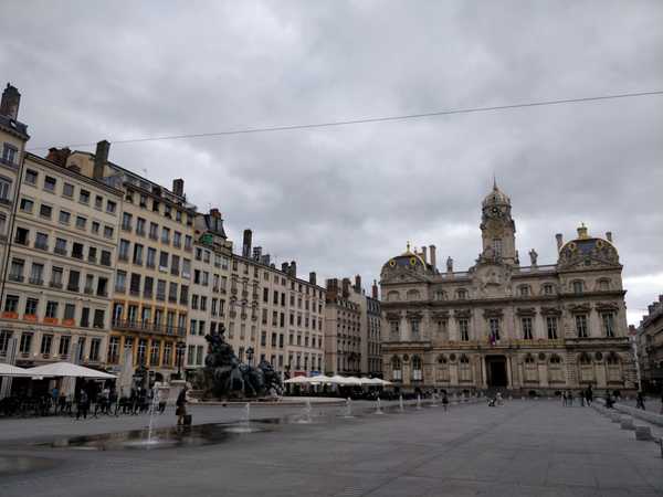 Lyon’s Hotel le Ville square